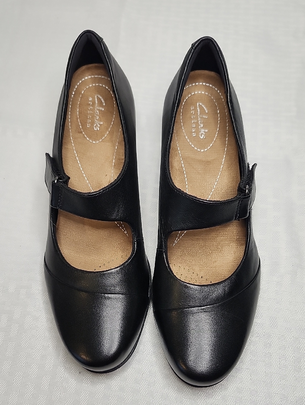Clarks Black Leather Mary Jane Heels NEW